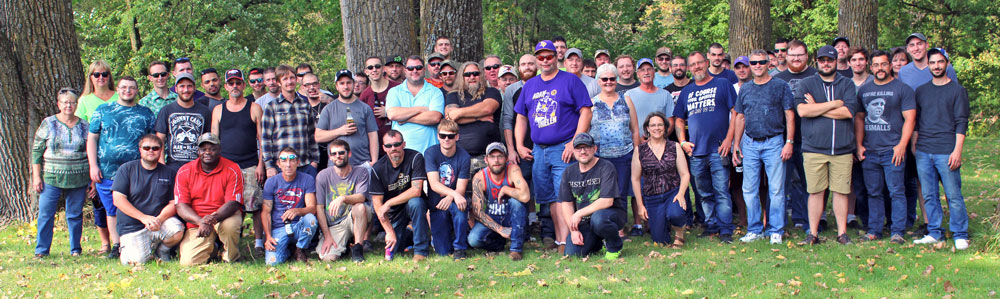 2019 Concast employee group photo taken at the company picnic